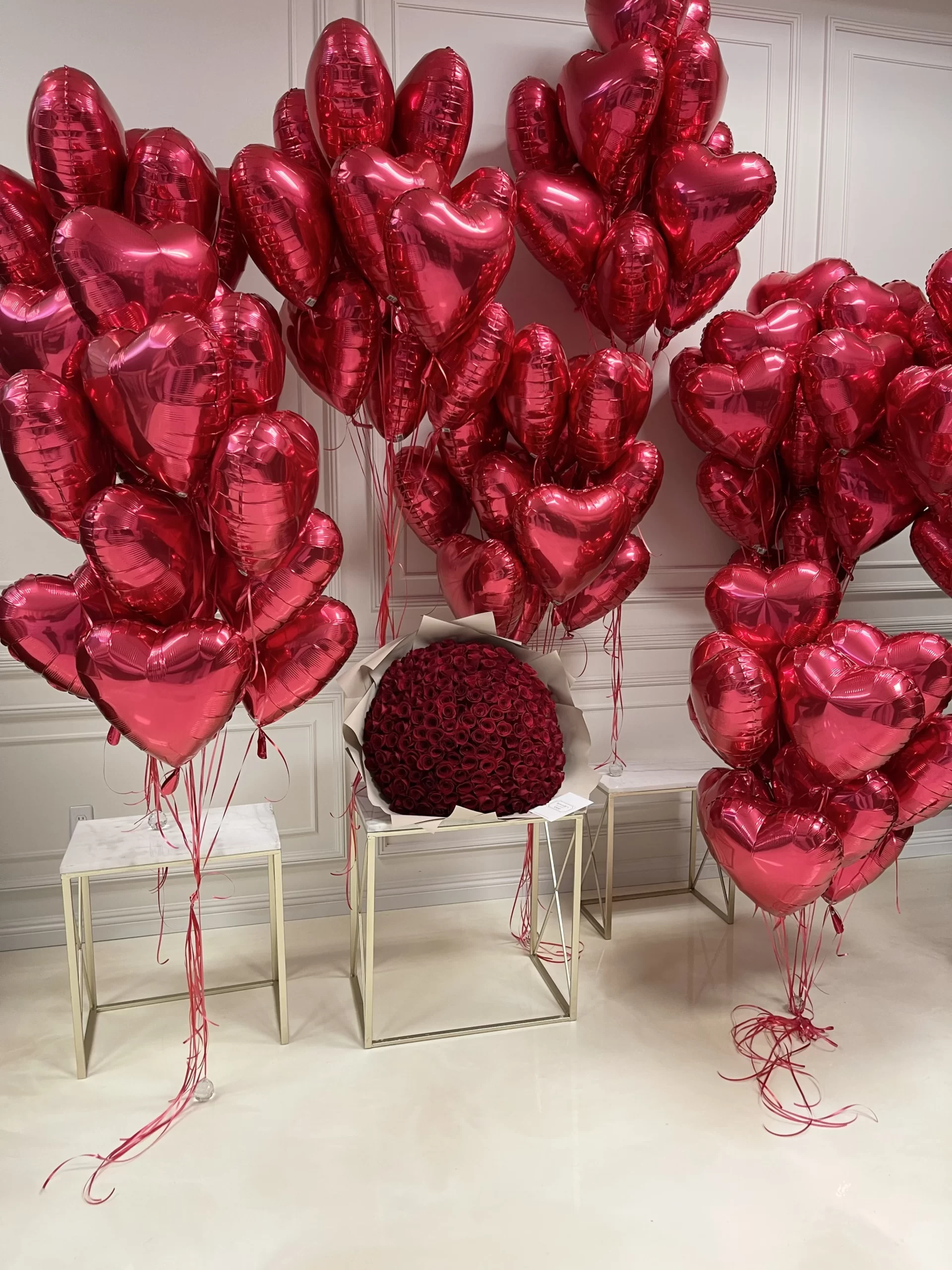 B&BA Grand Romance 100 roses