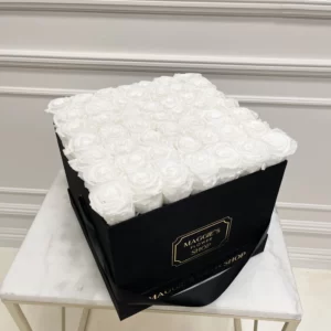 B&BA Large Square Eternity Roses